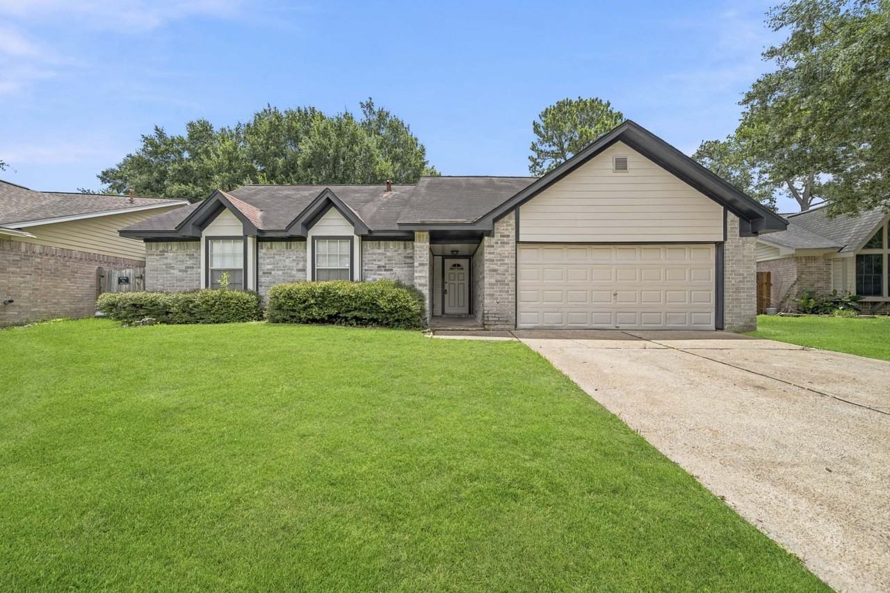22039 Rivermead Dr - Photo 3 of 24