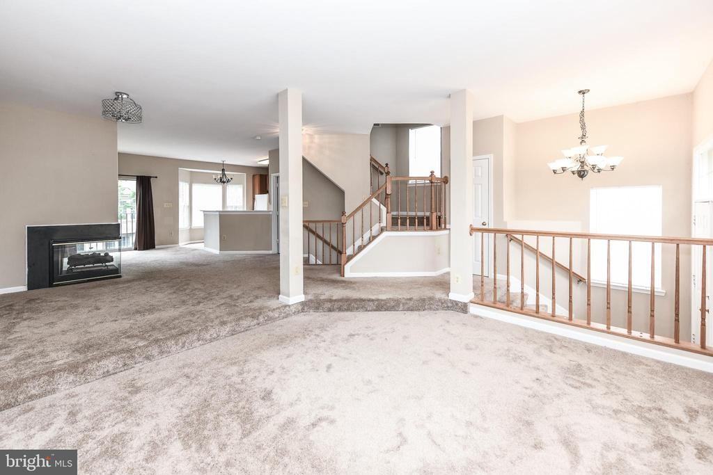 13100 Watchwood Ln - Photo 6 of 33