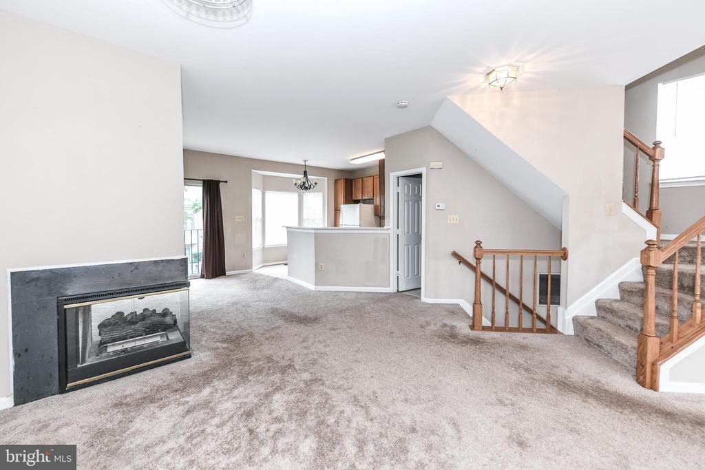 13100 Watchwood Ln - Photo 7 of 33
