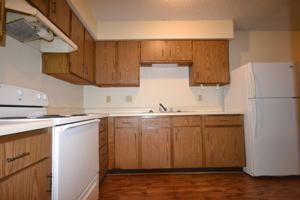 featured image of 915 W College St