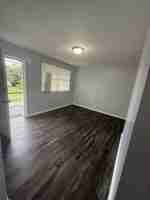 featured image of 1305 W 6th St