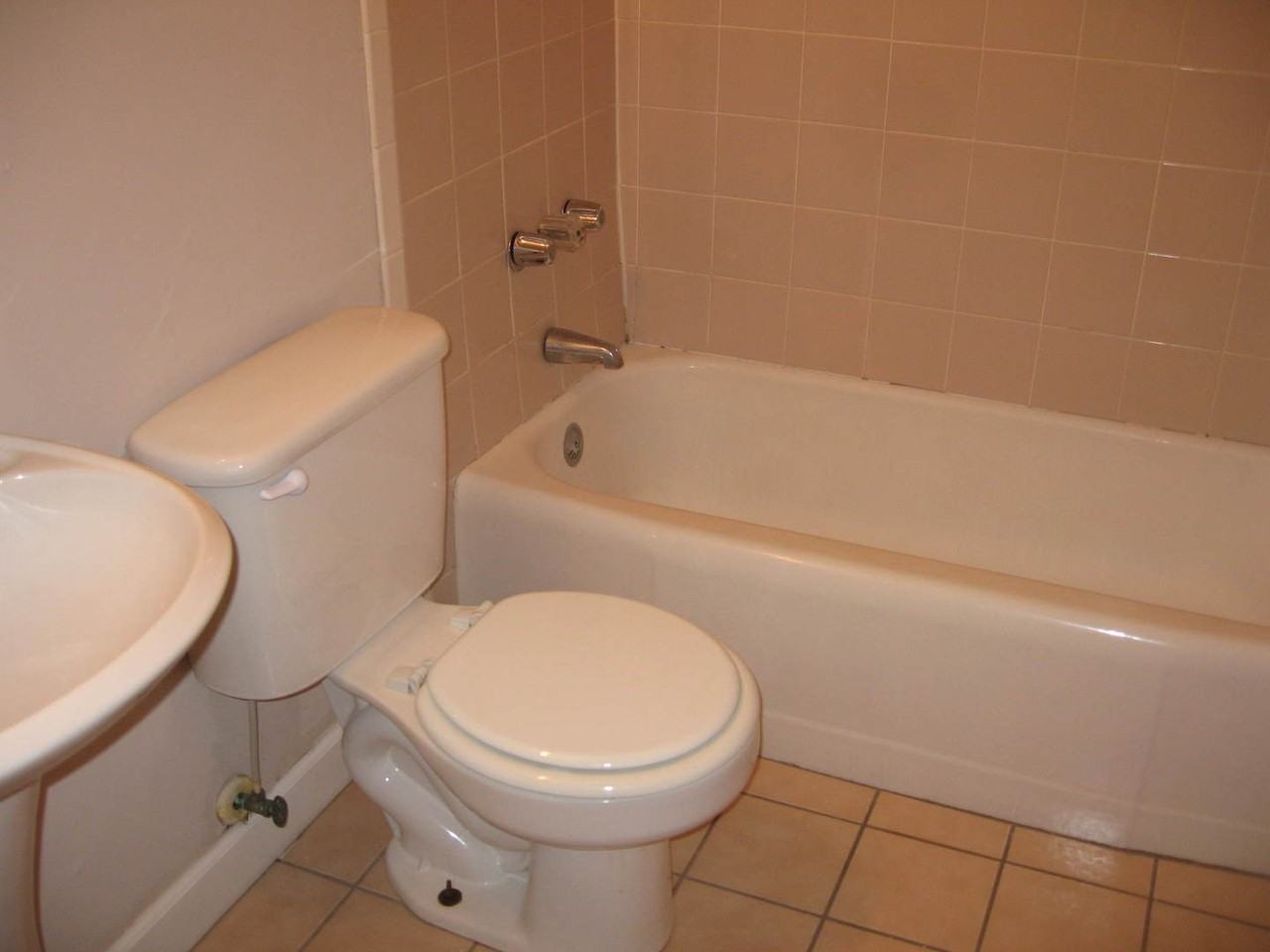 6462 Stuardi Ct - Photo 4 of 5