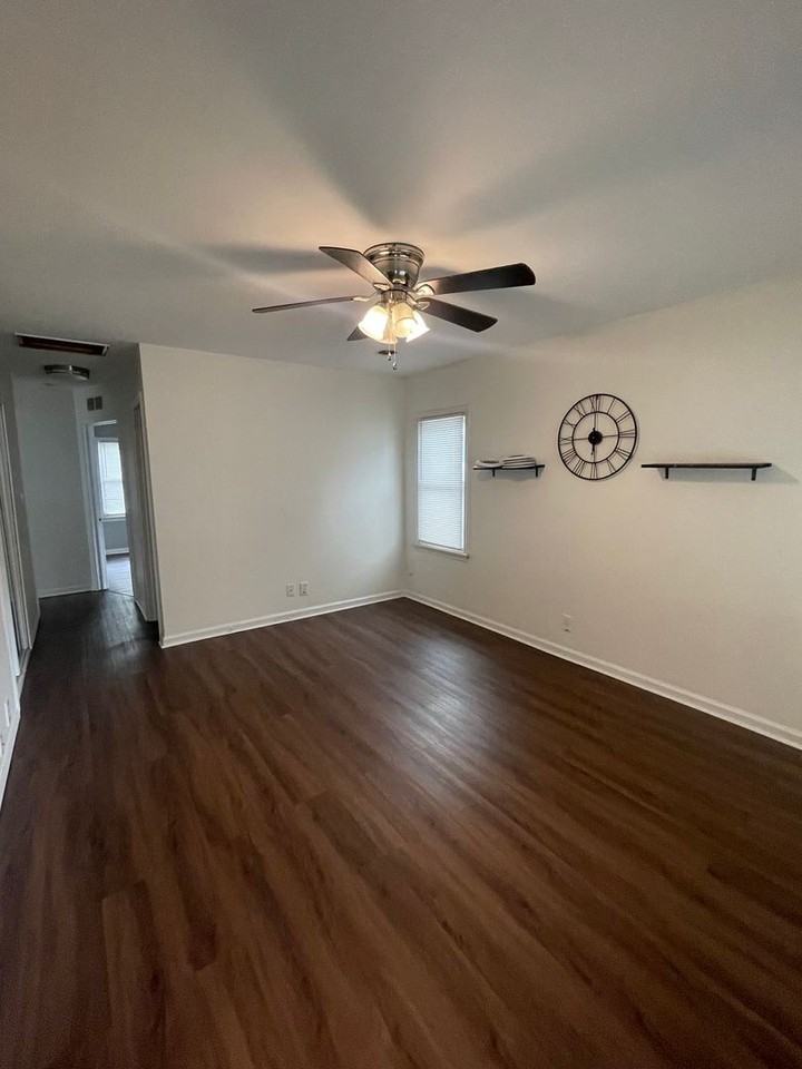 2033 Wrenson St - Photo 5 of 14