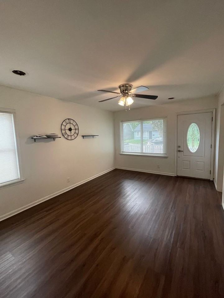 2033 Wrenson St - Photo 6 of 14