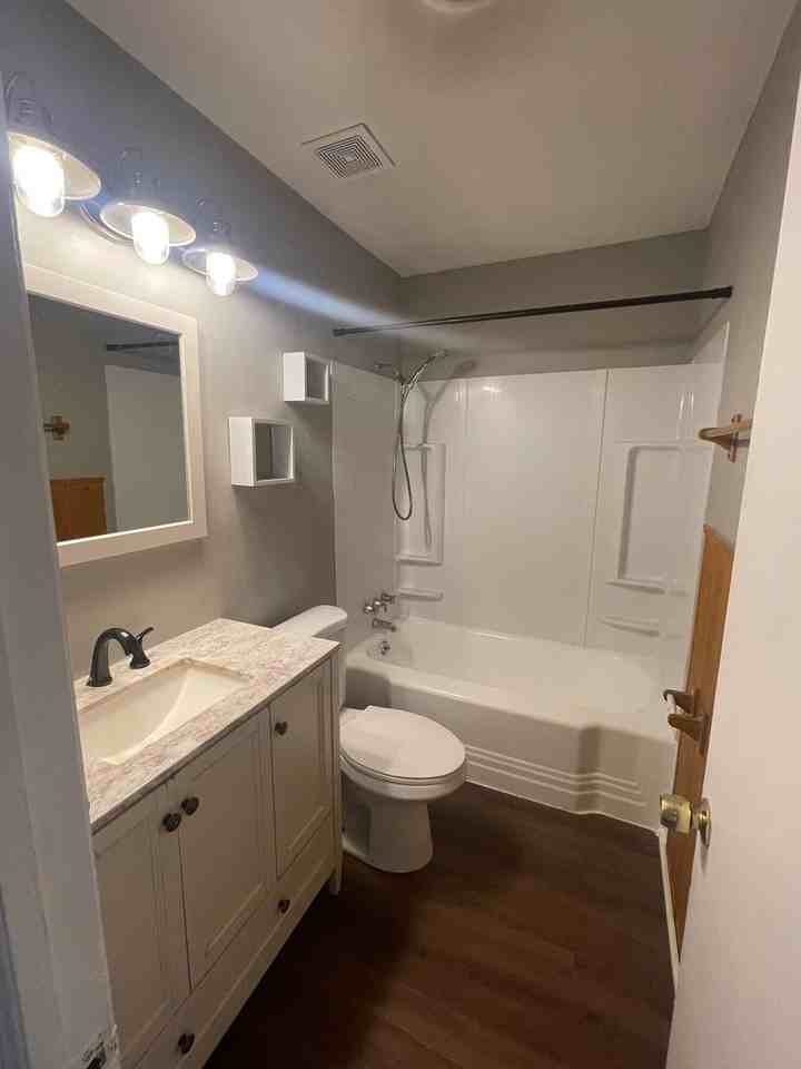 2033 Wrenson St - Photo 7 of 14