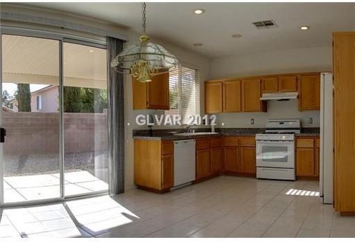 9895 Oriole Crest Ct - Photo 3 of 18