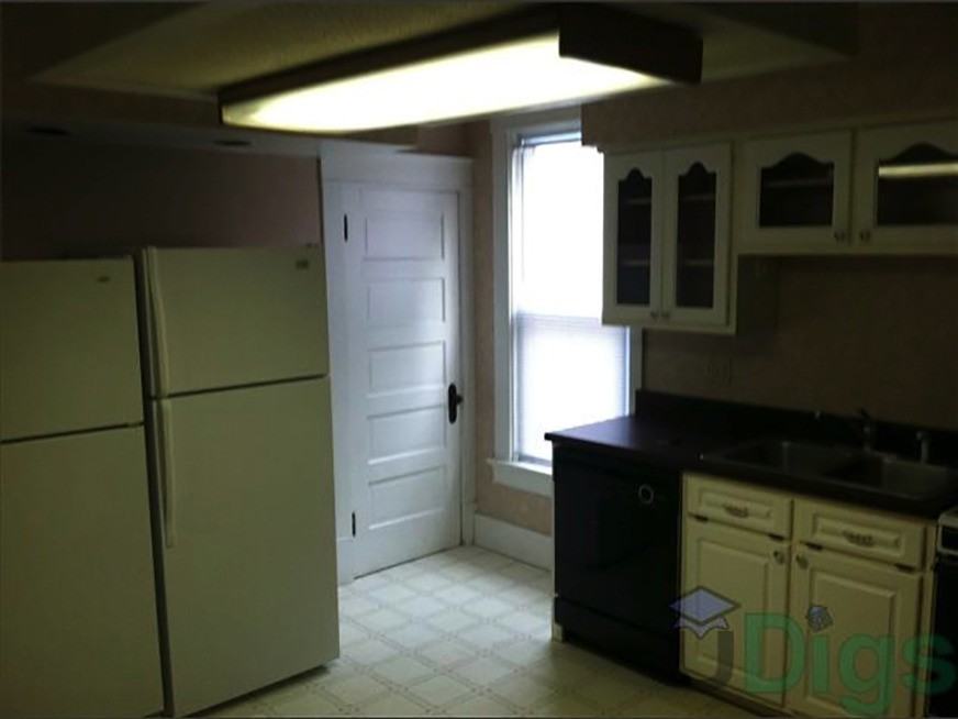 1131 N 13th St - Photo 6 of 16