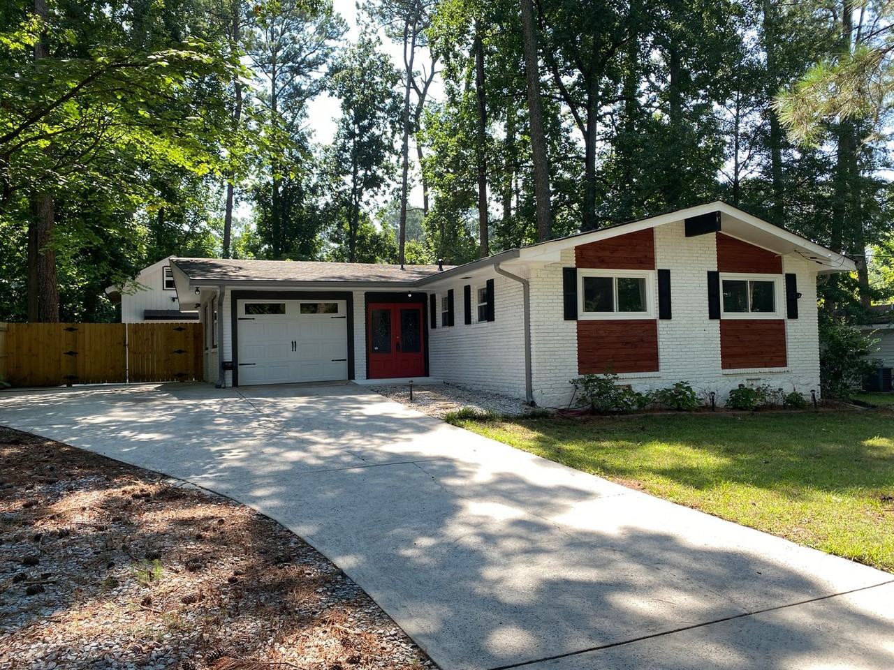 2565 Woodacres Rd Ne - Photo 3 of 31