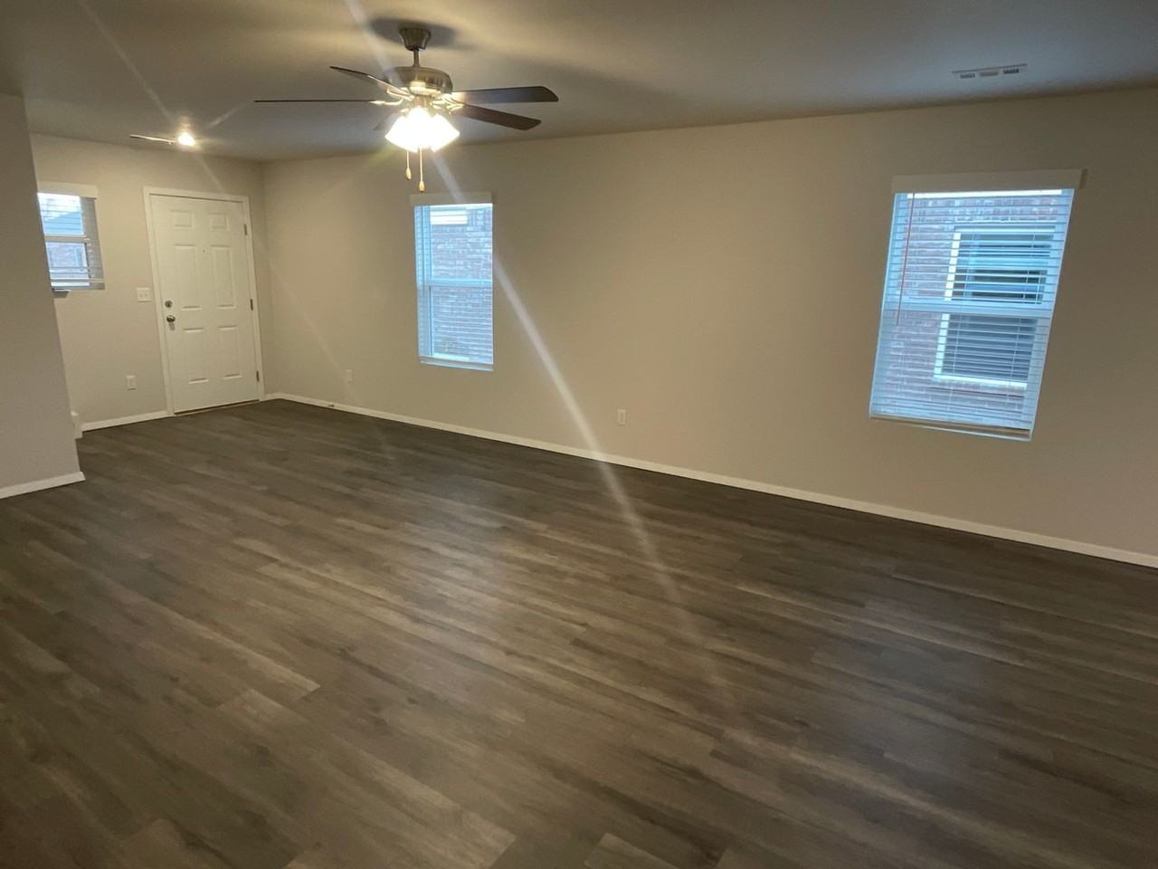 1731 Loveland St - Photo 5 of 17