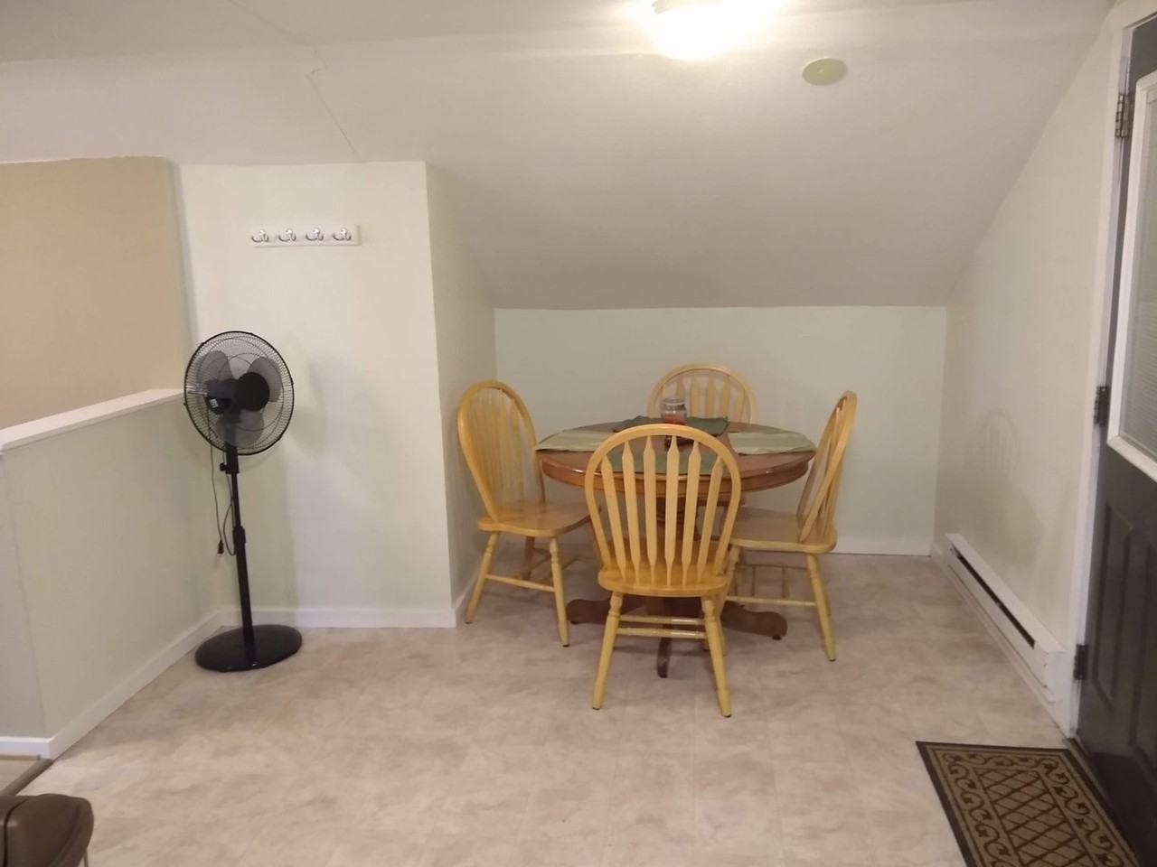 130 1/2 Broadwater Ave - Photo 3 of 15