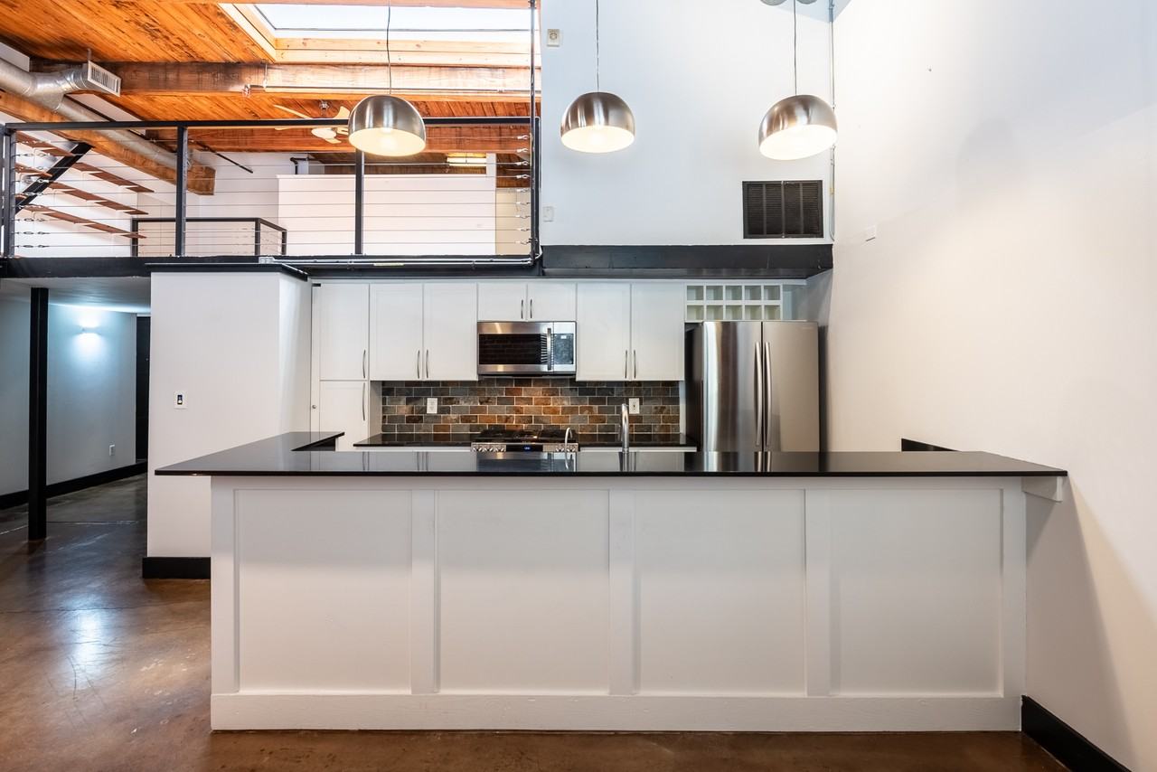 644 Wells St Sw #7 - Photo 3 of 27