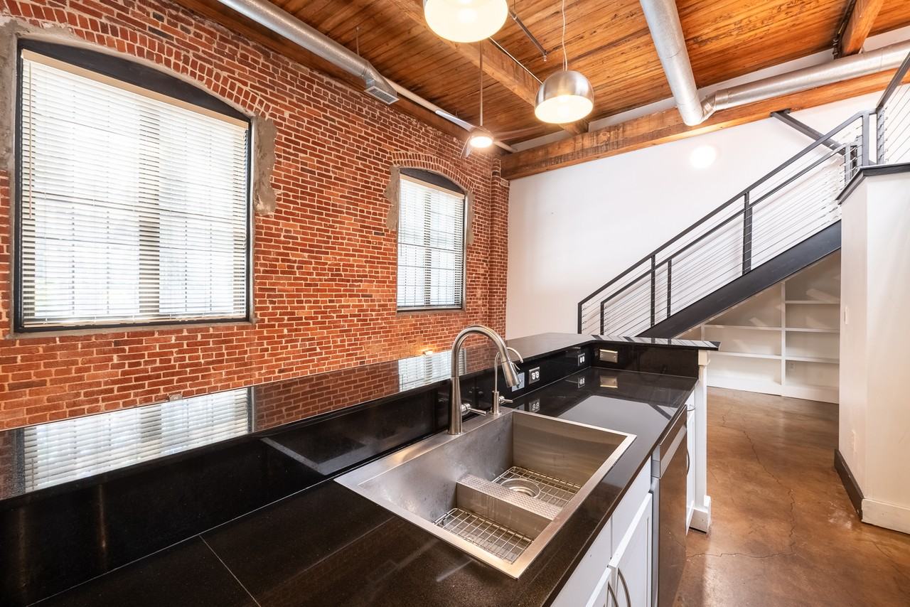 644 Wells St Sw #7 - Photo 6 of 27