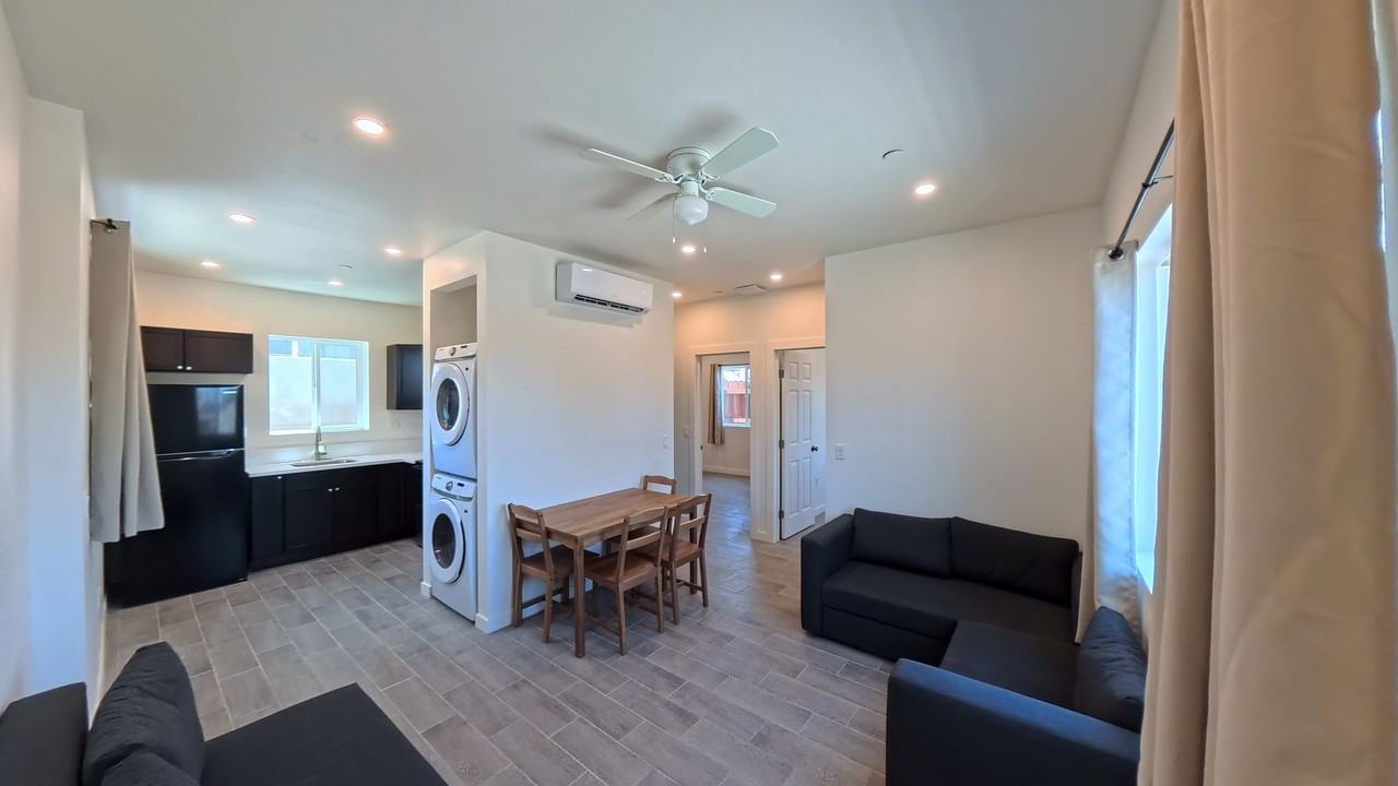 847 Winston Dr - Photo 3 of 14