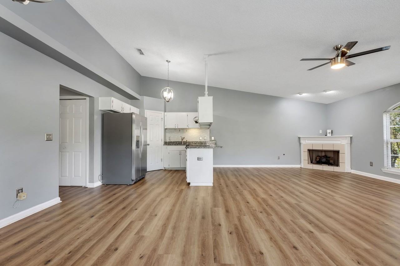 2432 Needle Palm Way - Photo 5 of 22