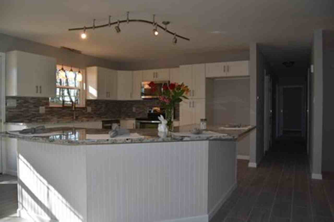 8204 Corteland Dr - Photo 5 of 28
