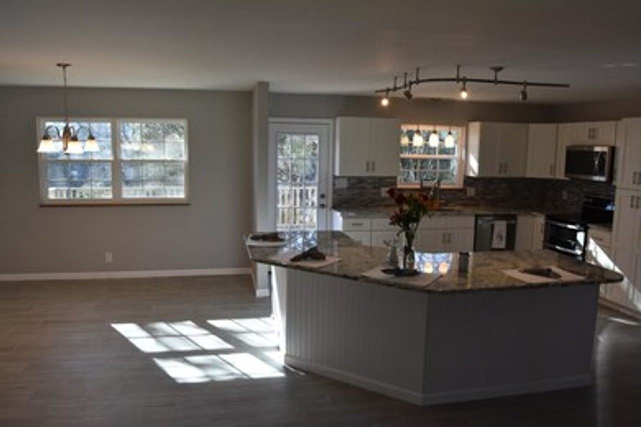8204 Corteland Dr - Photo 6 of 28