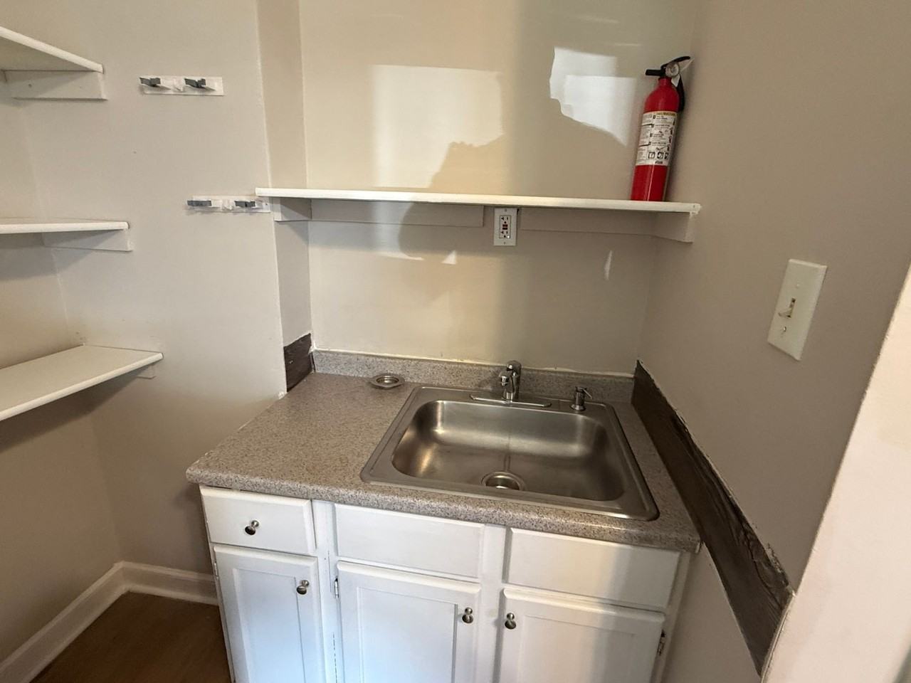 400 N Springfield Rd - Photo 5 of 10