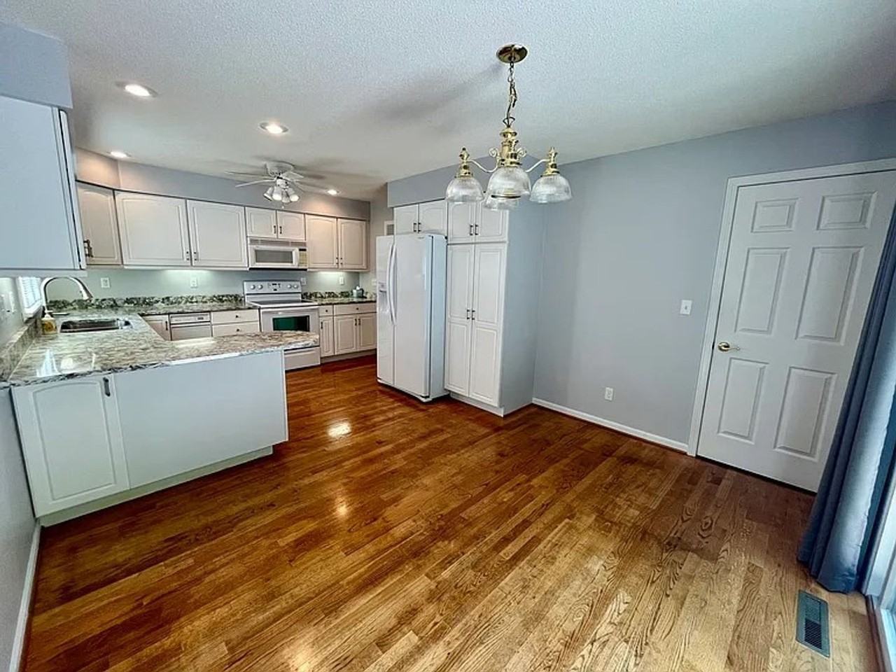 3363 Canterbury Ct - Photo 5 of 21