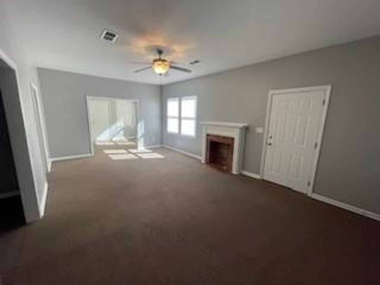 809 E Thomas St - Photo 2 of 17