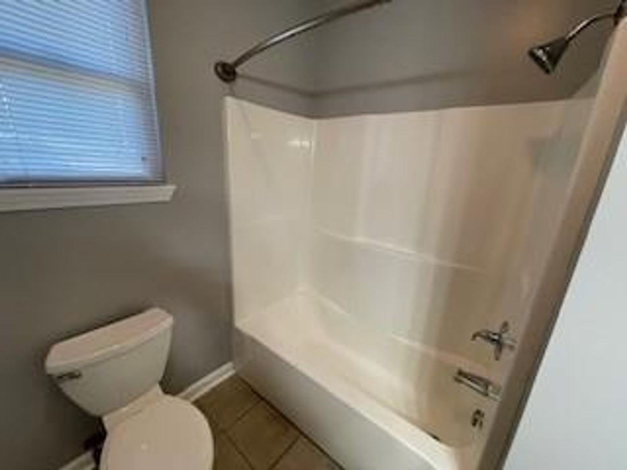 809 E Thomas St - Photo 5 of 17