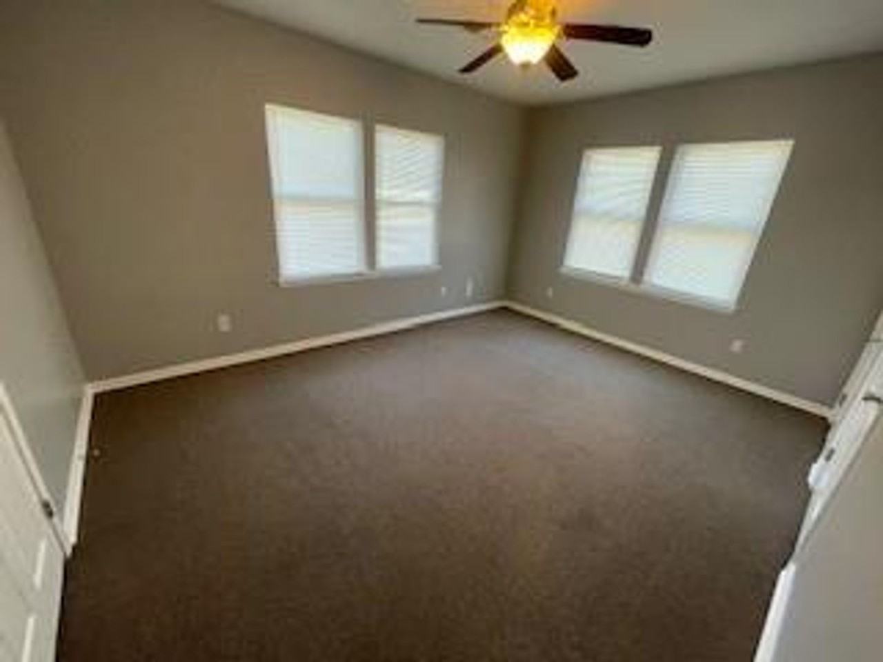 809 E Thomas St - Photo 7 of 17
