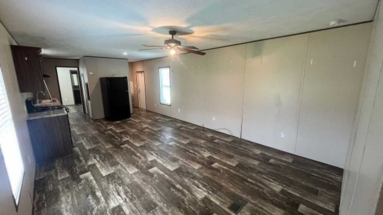 301 Henning Dr - Photo 2 of 12