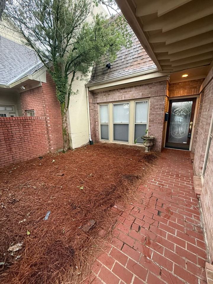 2028 Hazel Hedge Ln - Photo 2 of 16
