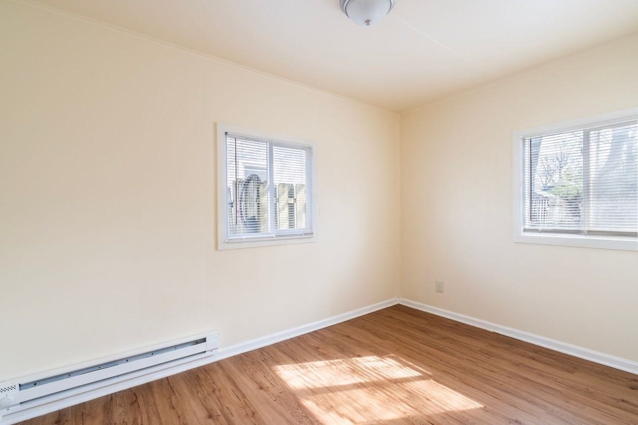 2386 Pontiac St - Photo 5 of 28