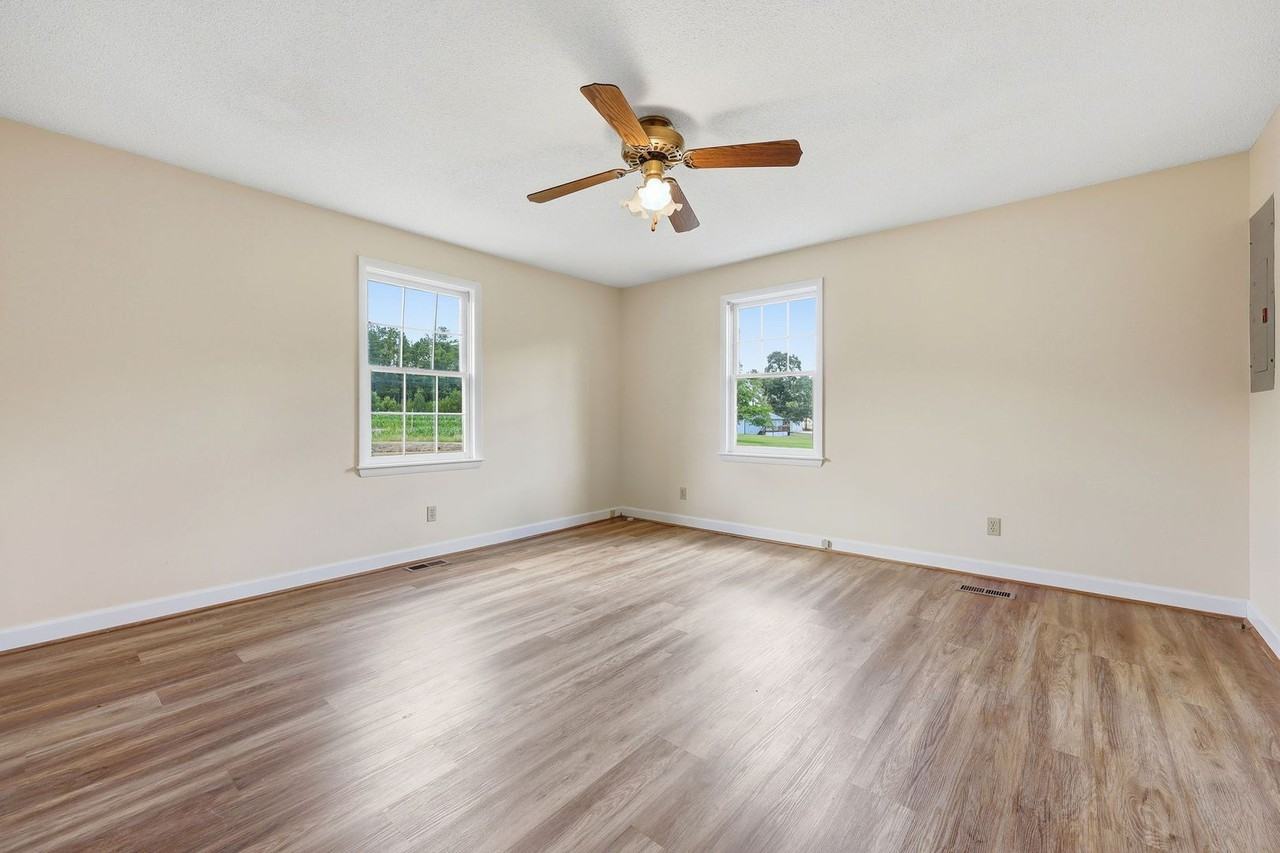763 Tingen Rd - Photo 6 of 40