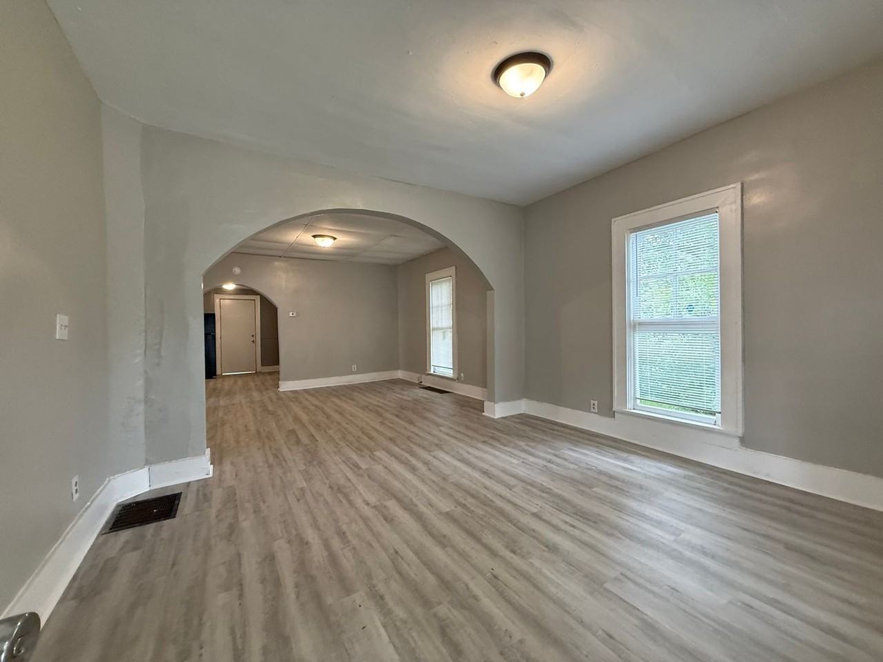 1203 S Shipley St - Photo 2 of 9