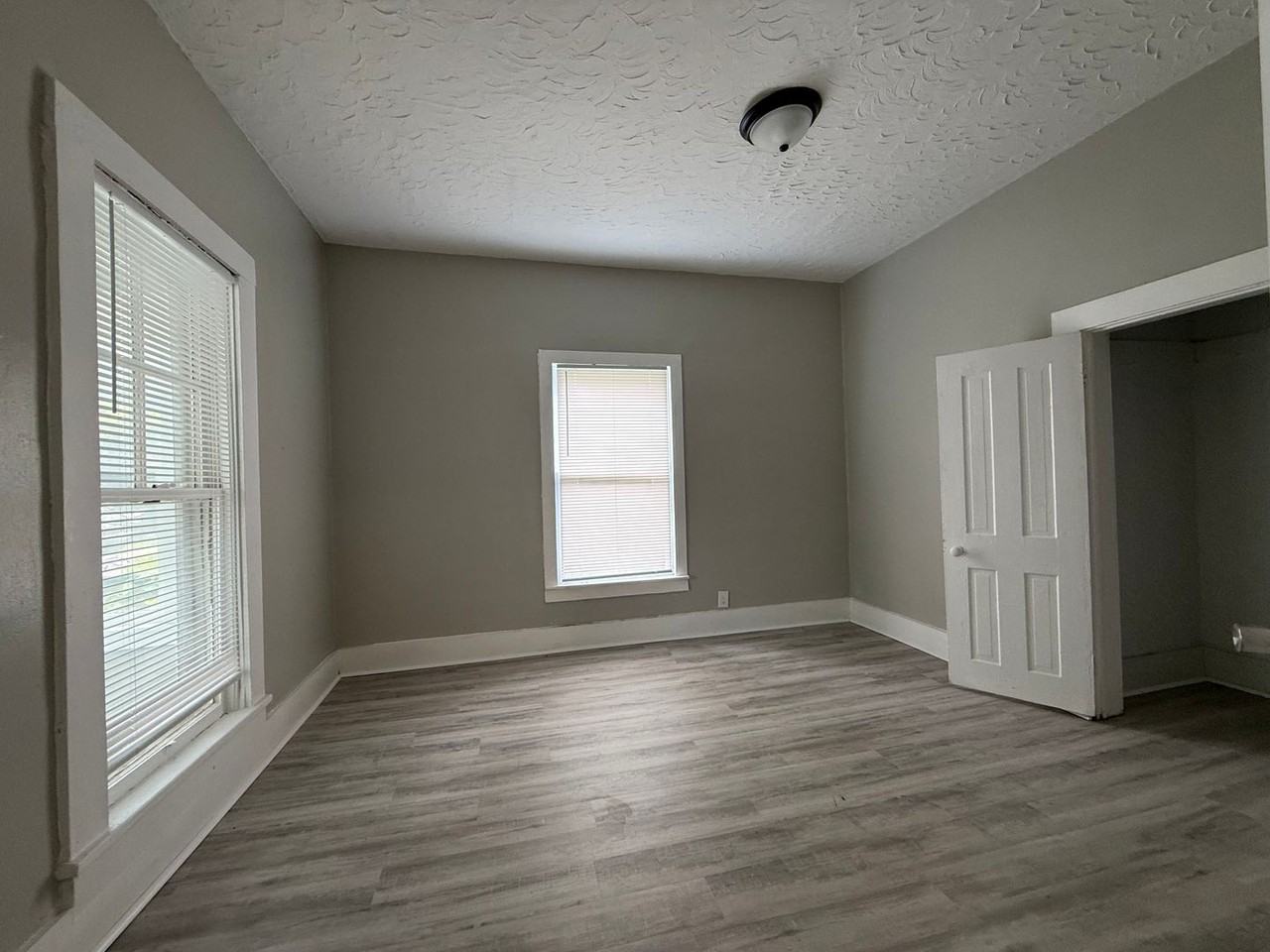 1203 S Shipley St - Photo 4 of 9
