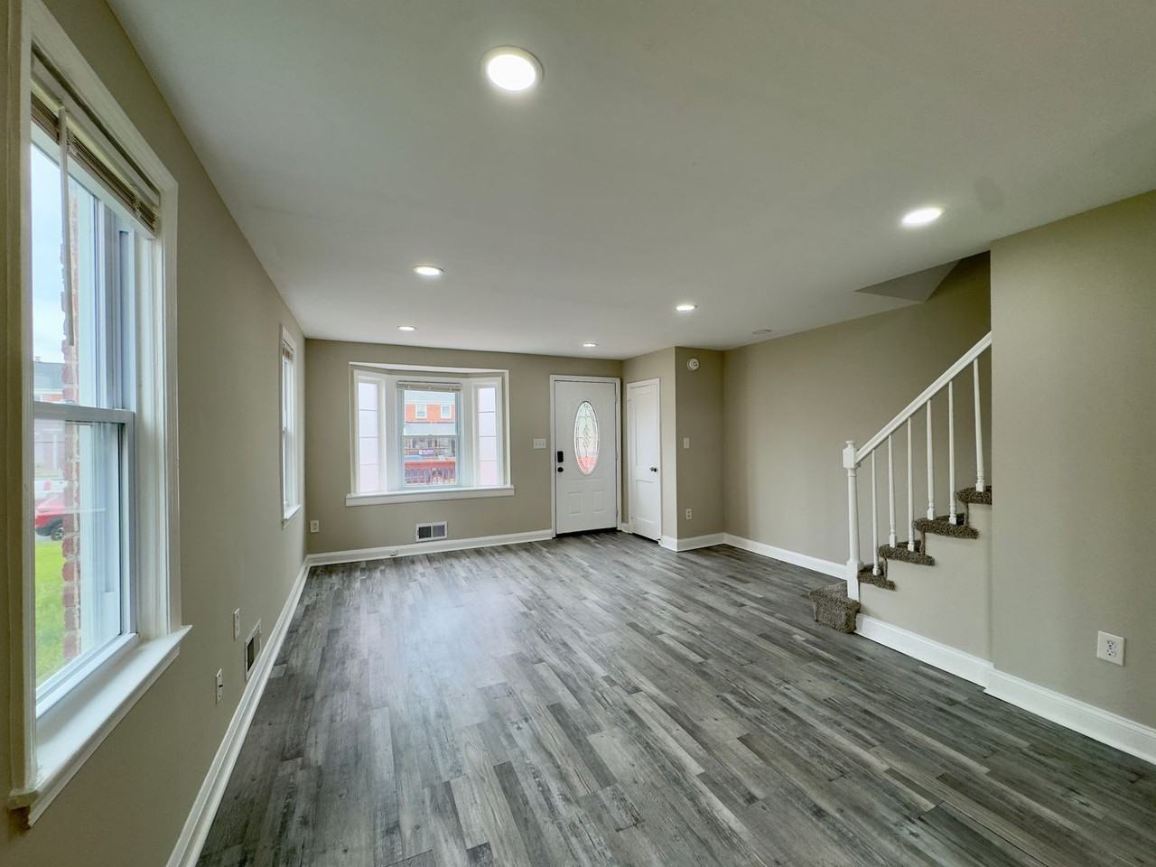 1922 Ewald Ave - Photo 2 of 20