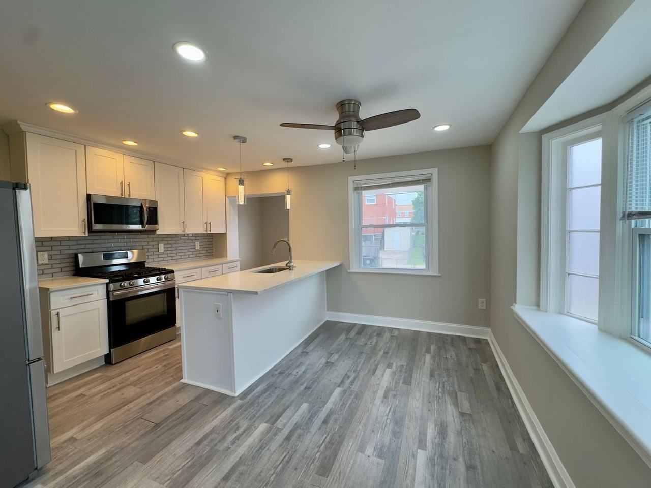 1922 Ewald Ave - Photo 4 of 20