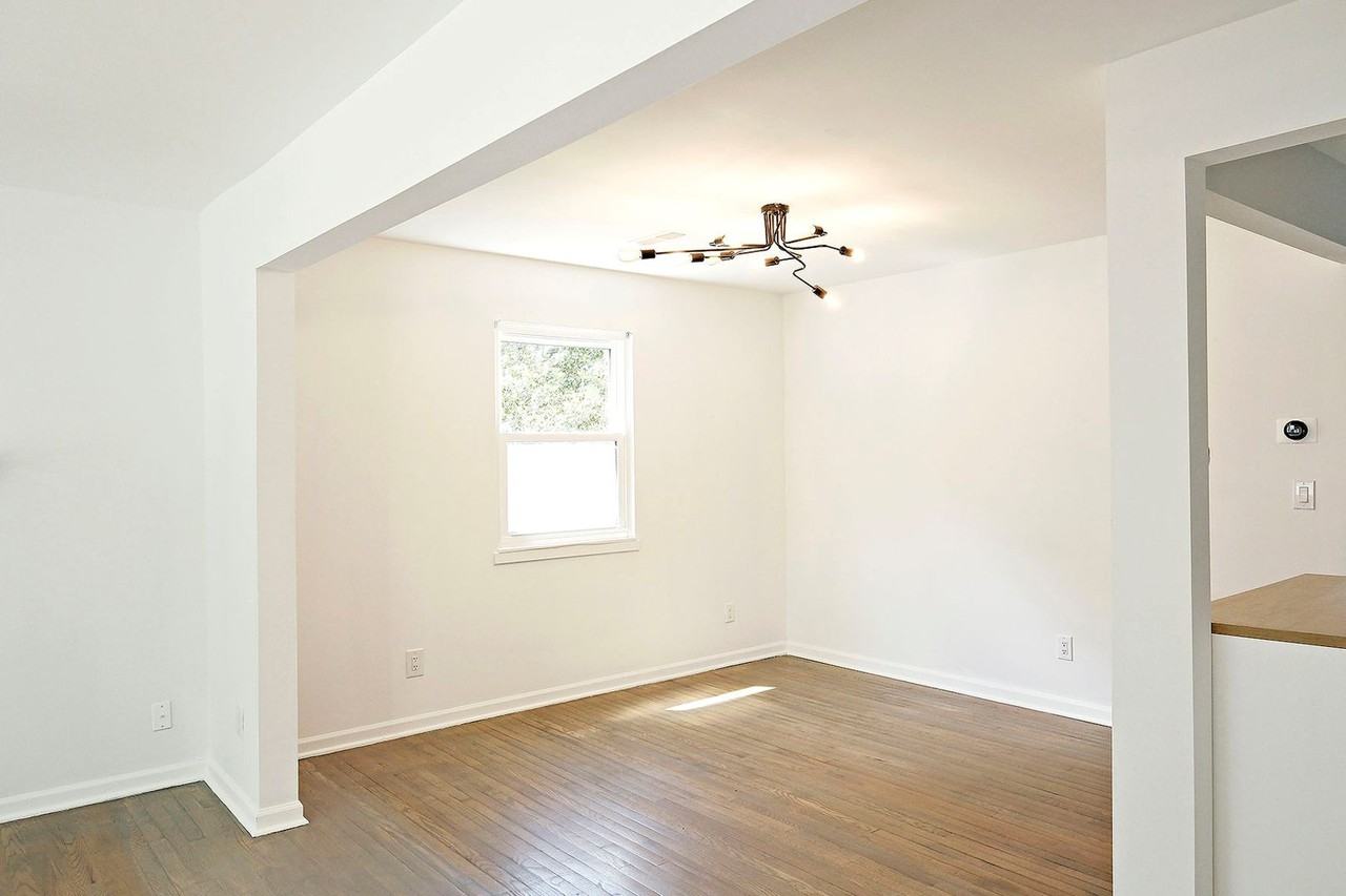 209 Greentree Park - Photo 7 of 19