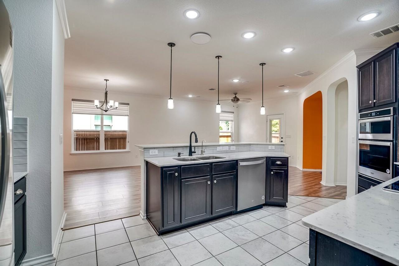 516 Ayinger Ln - Photo 6 of 18