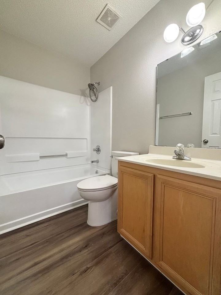 112 Ivy Garden Ln - Photo 5 of 13