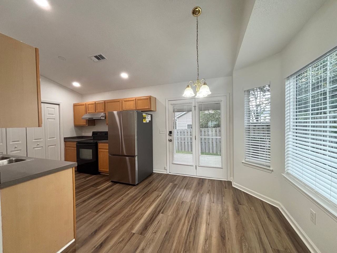 112 Ivy Garden Ln - Photo 6 of 13