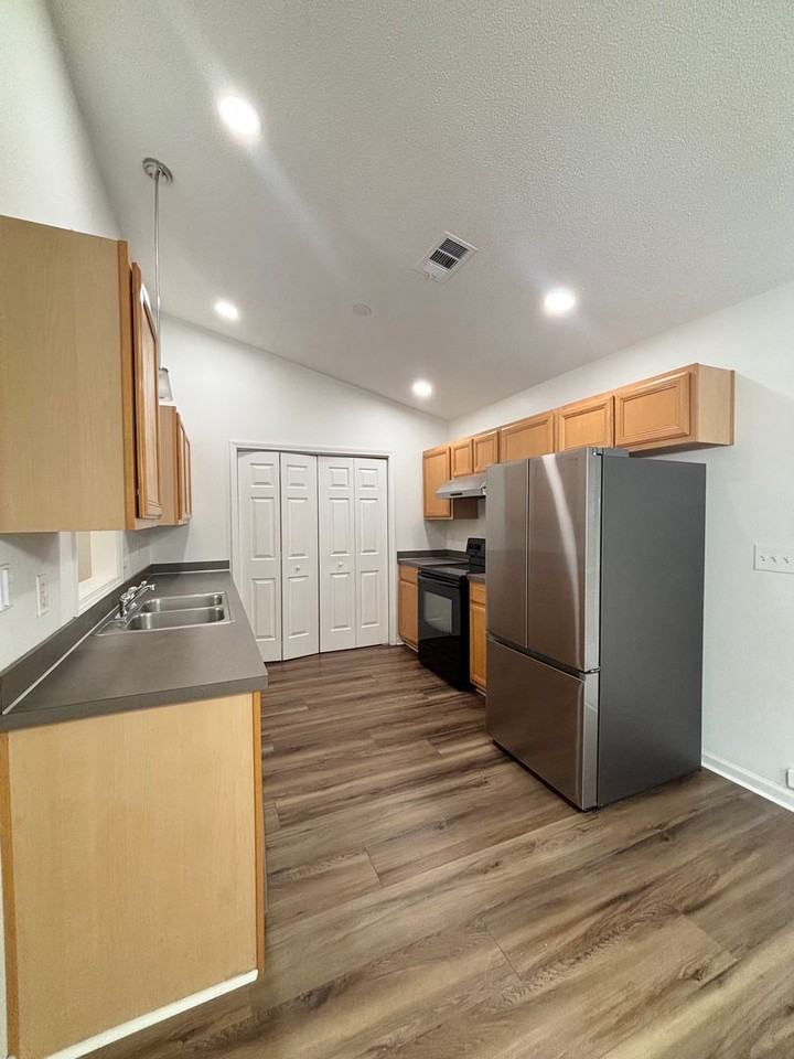 112 Ivy Garden Ln - Photo 7 of 13