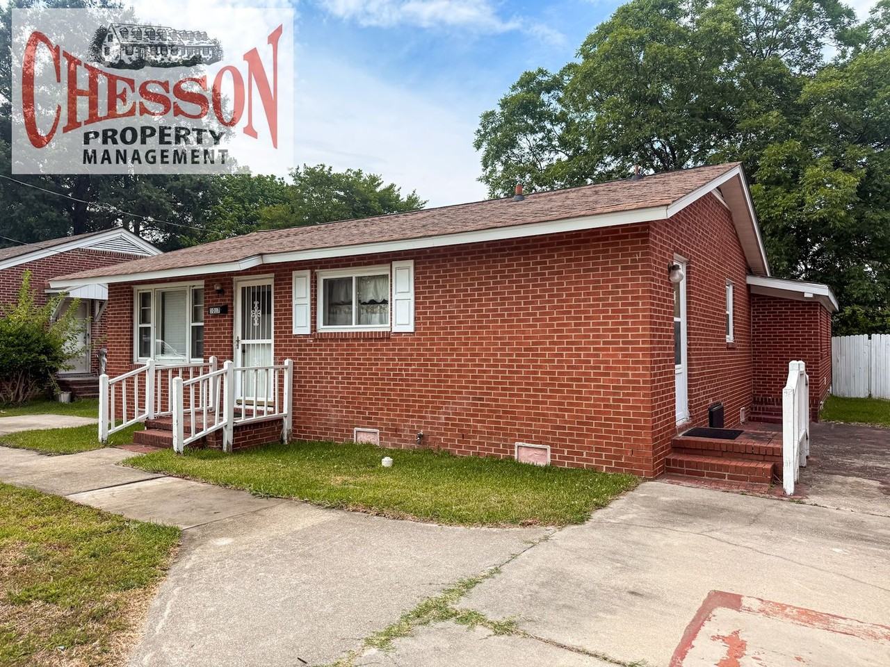 1017 Vance St E - Photo 2 of 13