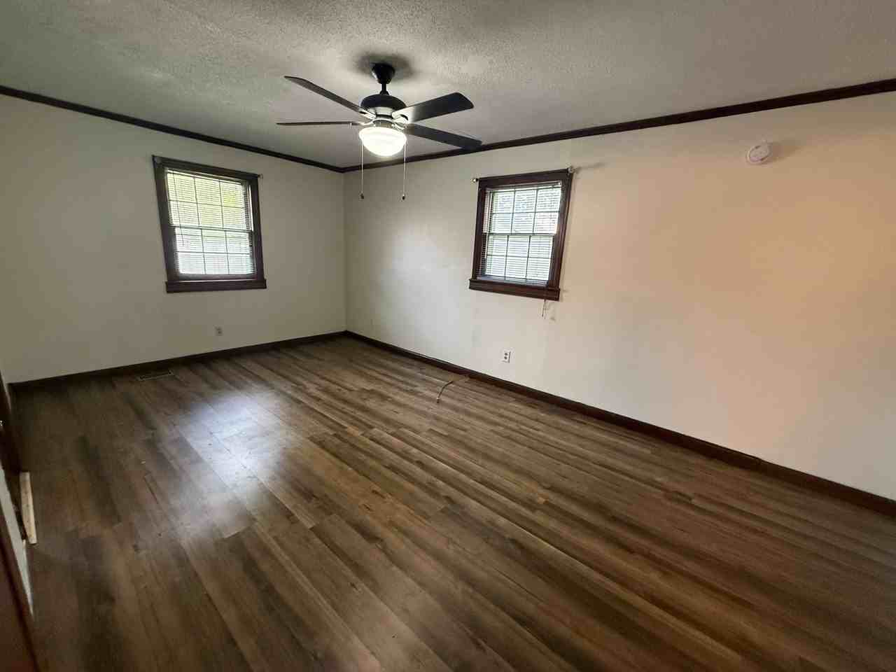 1017 Vance St E - Photo 7 of 13