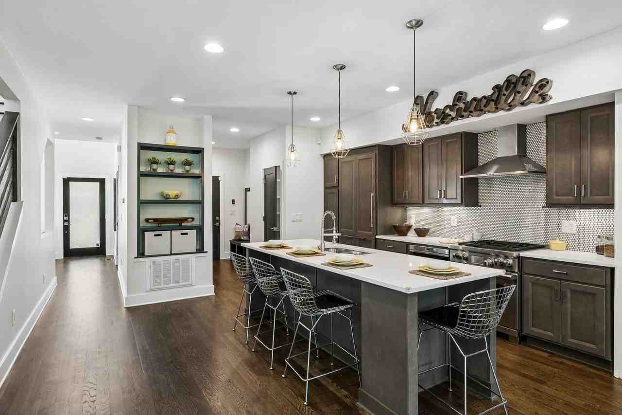 2320 Dalebrook Ct - Photo 6 of 50
