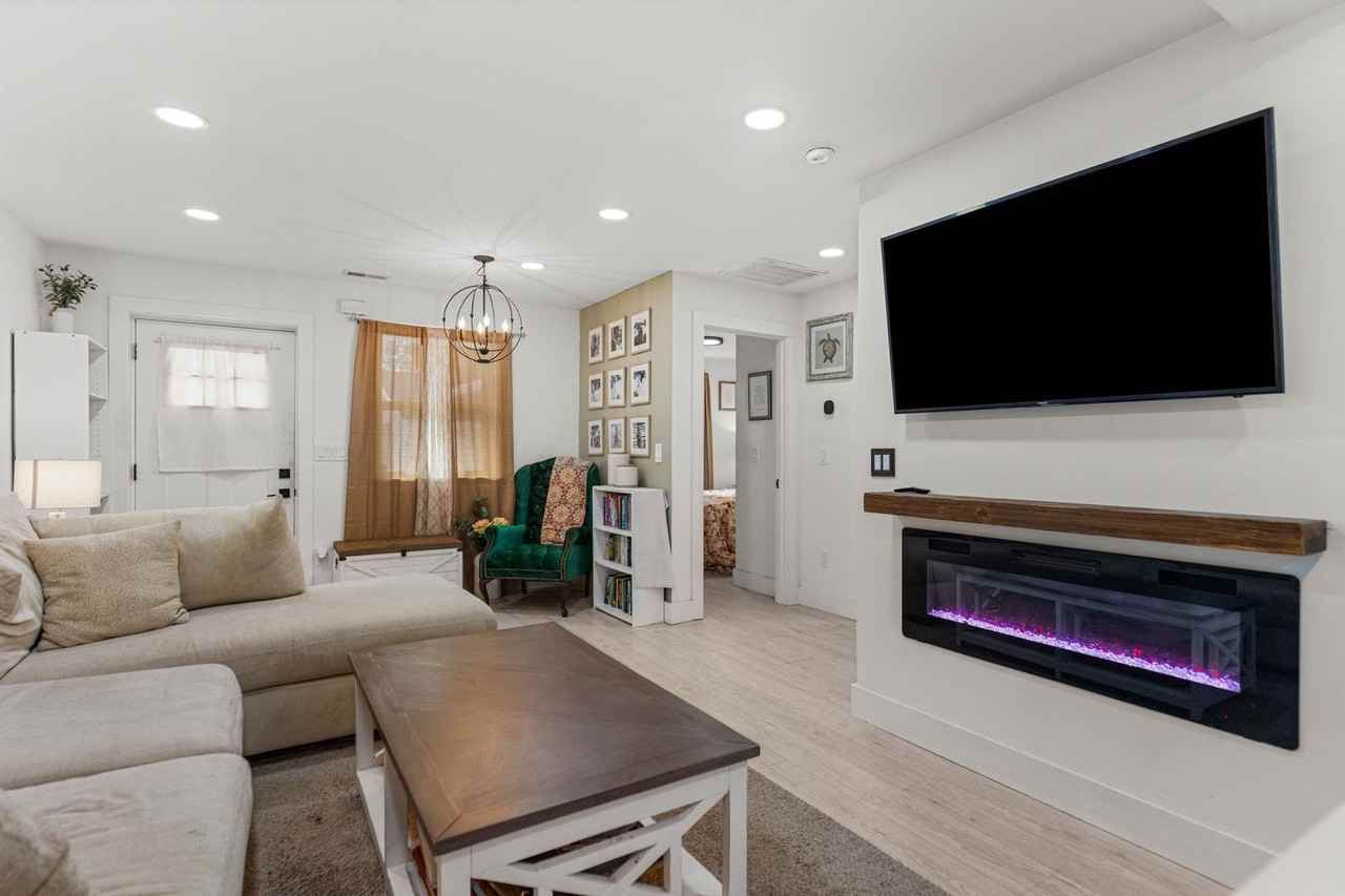 20 Virginia Dr - Photo 4 of 21