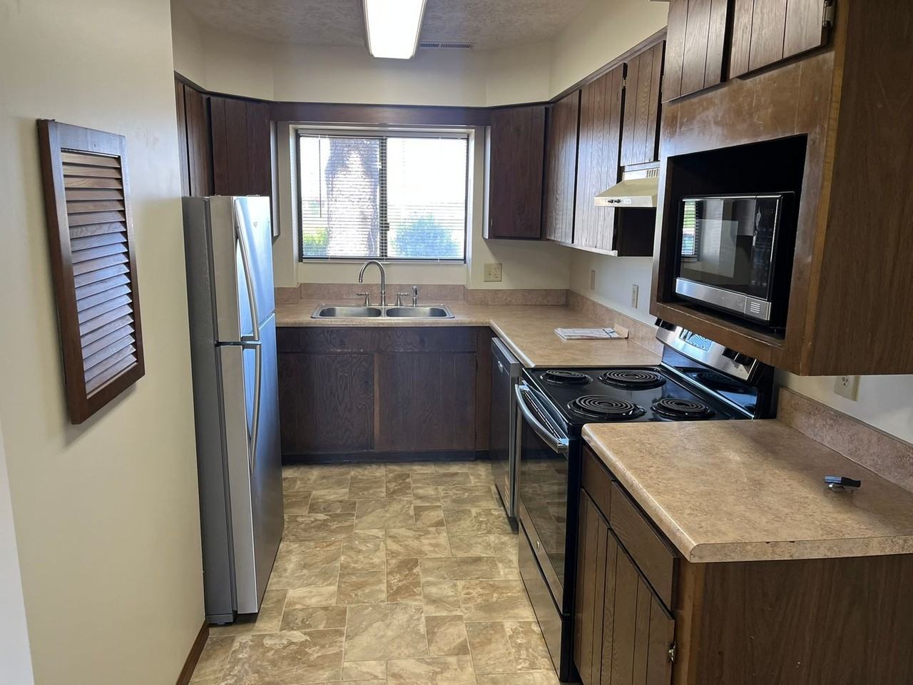 3027 W Capital Ave #5 - Photo 3 of 14