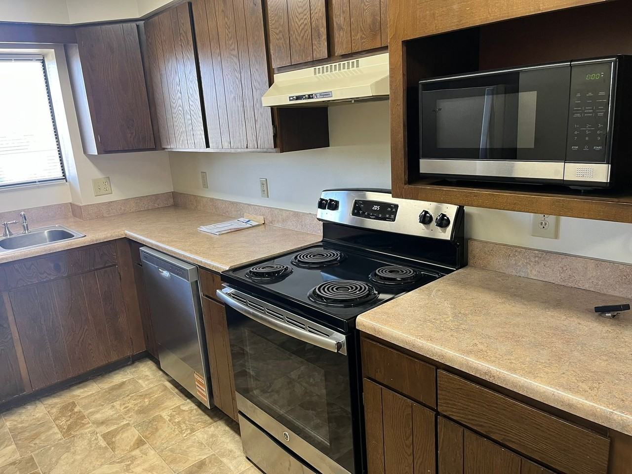 3027 W Capital Ave #5 - Photo 5 of 14