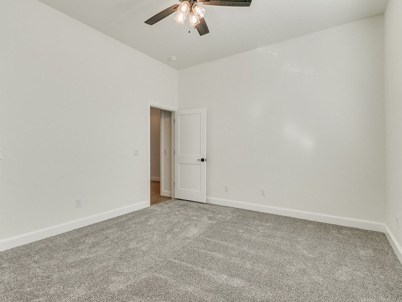 4405 Las Colinas Ln - Photo 3 of 50