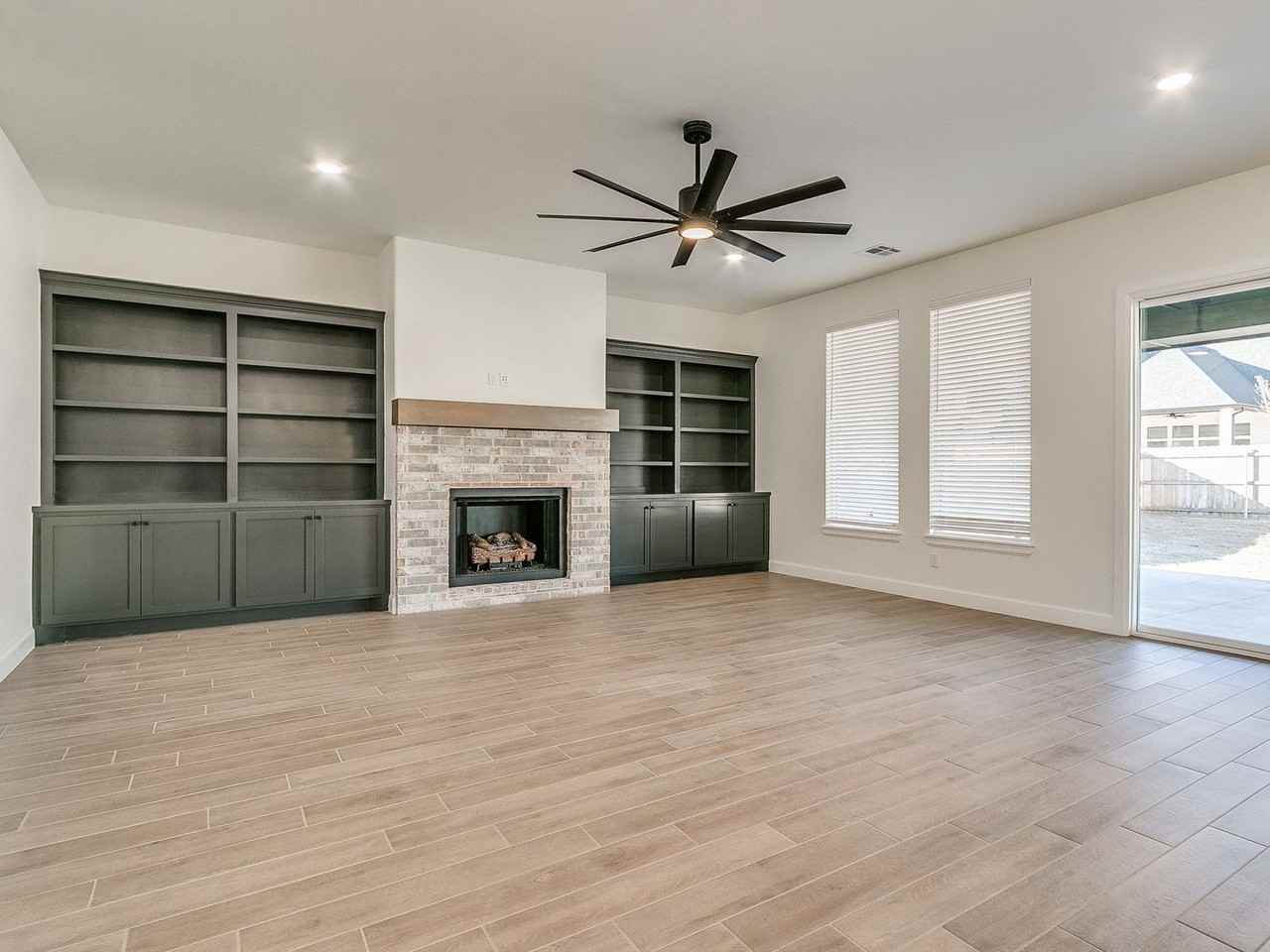 4405 Las Colinas Ln - Photo 5 of 50