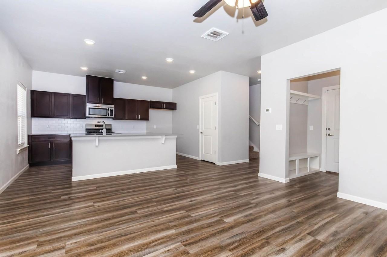 Bluejacket Dr - Photo 2 of 14
