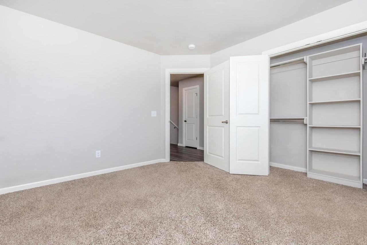Bluejacket Dr - Photo 6 of 14