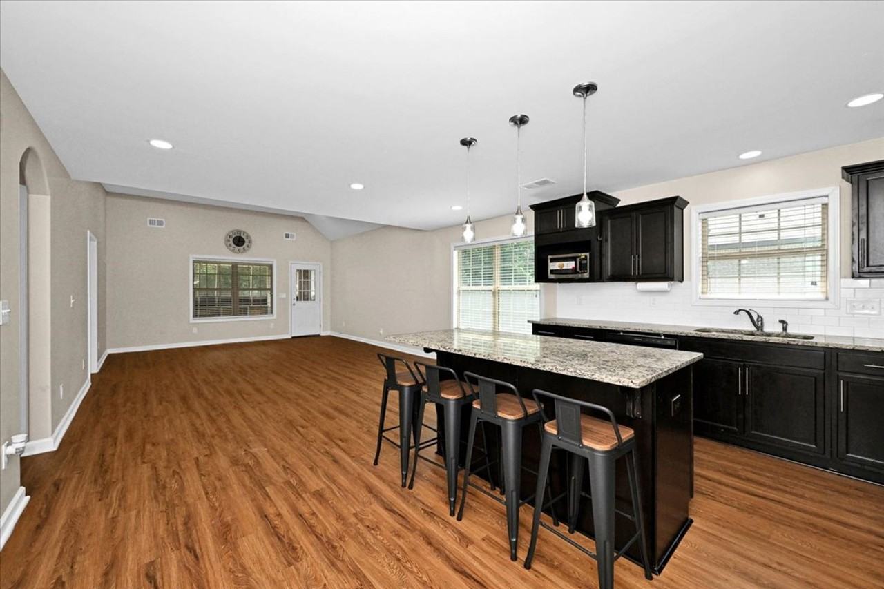 1104 Brownstone Way - Photo 5 of 24