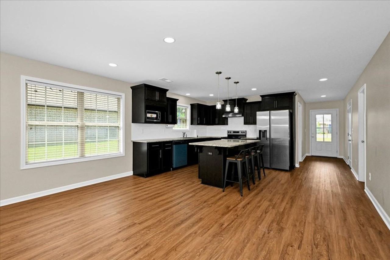 1104 Brownstone Way - Photo 6 of 24